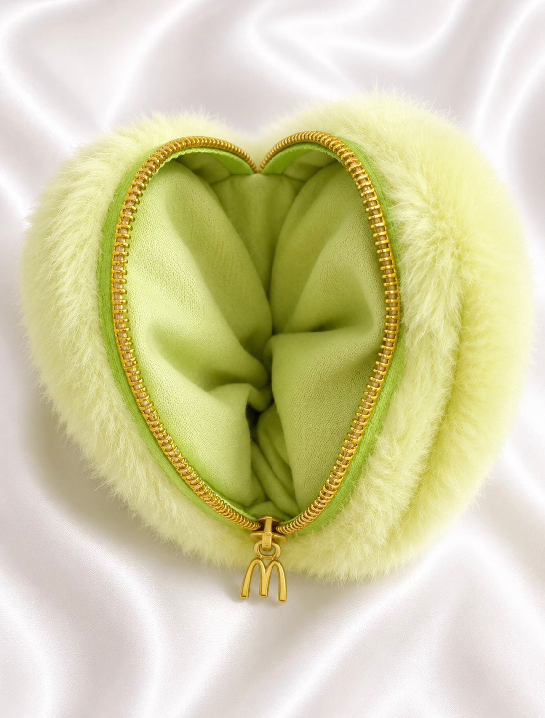 F18: Heart Faux Fur Display Pouch Keychain – Green