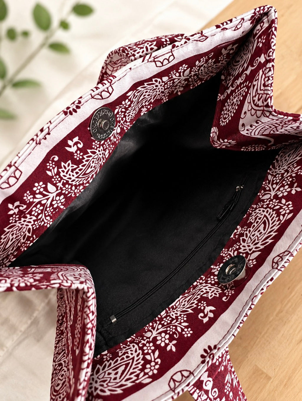 F16: Elephant Print Canvas Tote Bag – Burgundy
